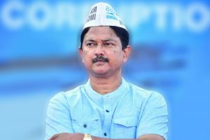 KEJRIWAL PUPPET: Elvis Gomes