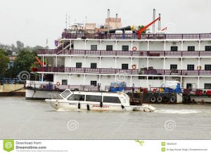 CONGESTION: The traffic jam caused by the six casinos parked in the Mandovi River extends to the banks of the Mandovi on the Panjim side, as gamblers park their cars all day long.