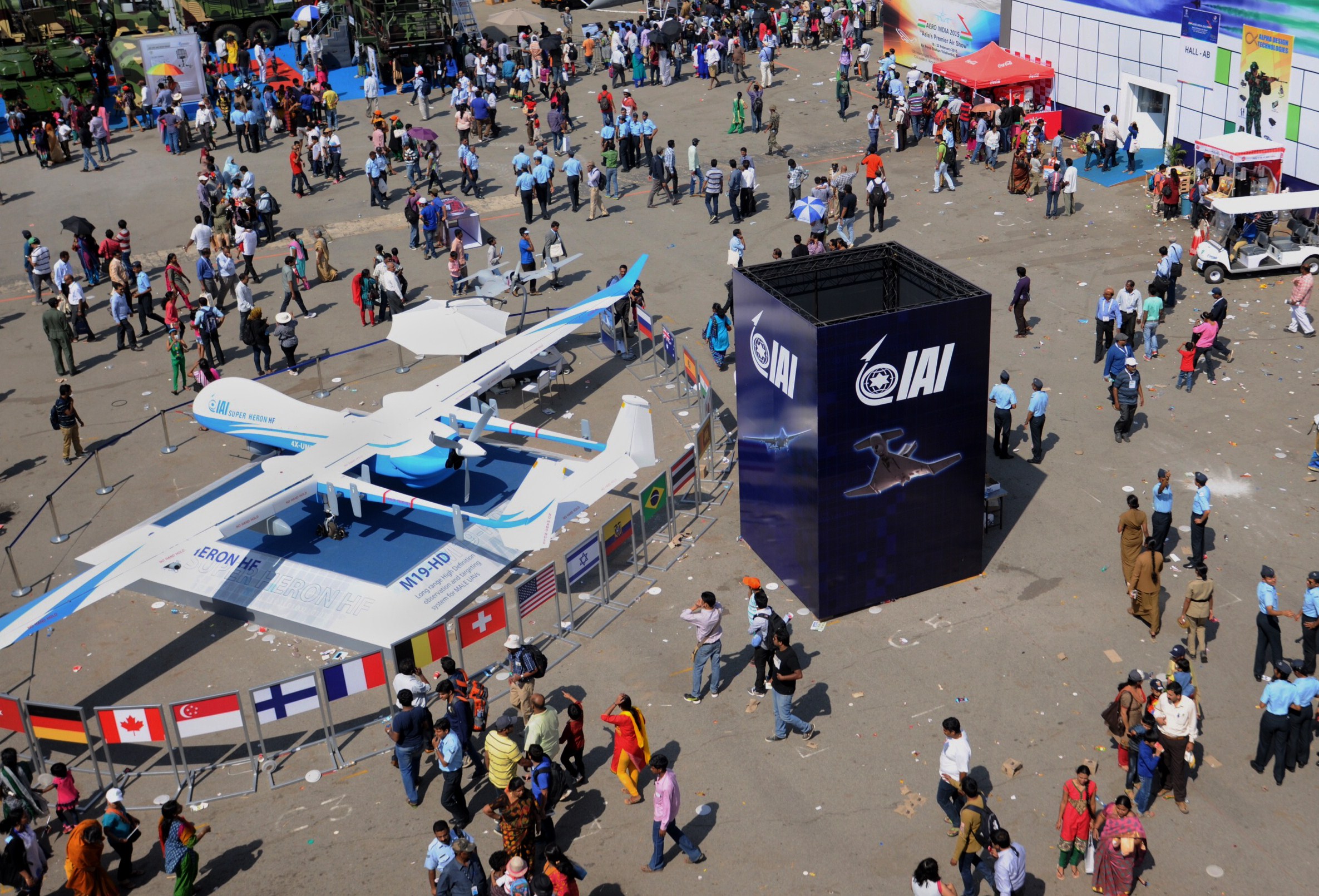 NO WOMEN’S LOOS AT AEROSHOW