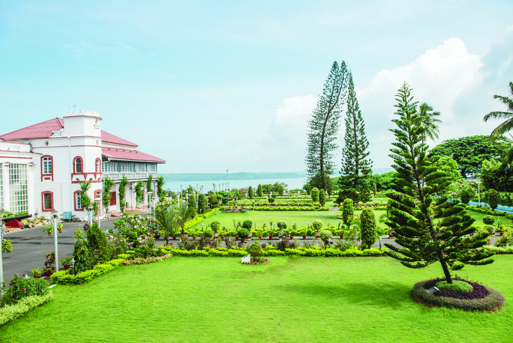 FRIDAY, SATURDAY, SUNDAY… IS FOR TOURS TO RAJ BHAVAN NOW!