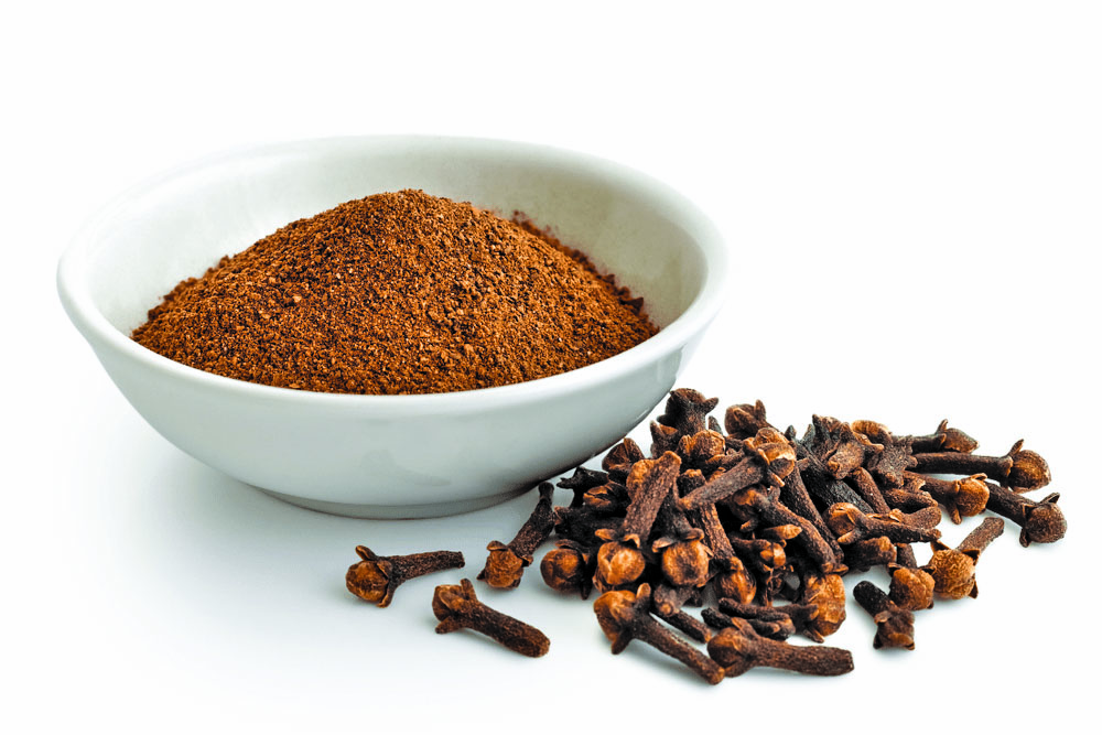GET FRIENDLY WITH A CLOVE!