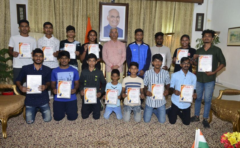 GOVERNOR OF HIMACHAL PRADESH ARLEKAR GREETS PLAYERS AT RAJ BHAVAN