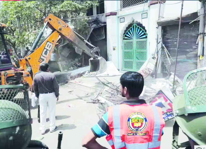 MUSLIM SETTLEMENTS IN DELHI BULLDOZED!