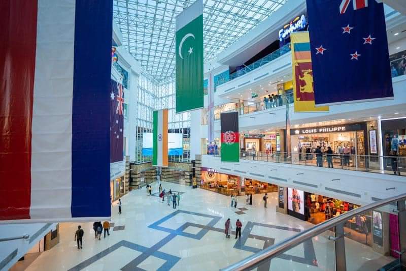 DISTORTED PAKISTAN FLAG IN KOCHI MALL!