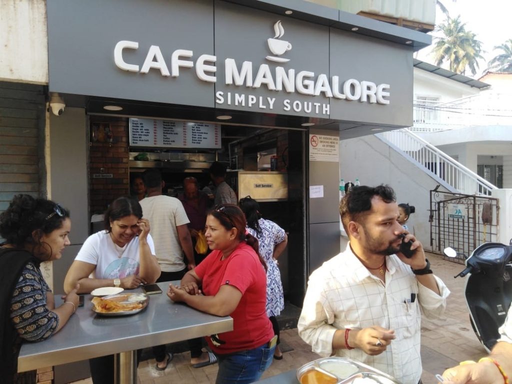 GOANS SWITCHING TO  IDLI-DOSA-MEDHUVADA!